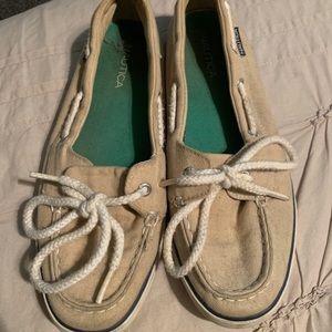 NÁUTICA shoes